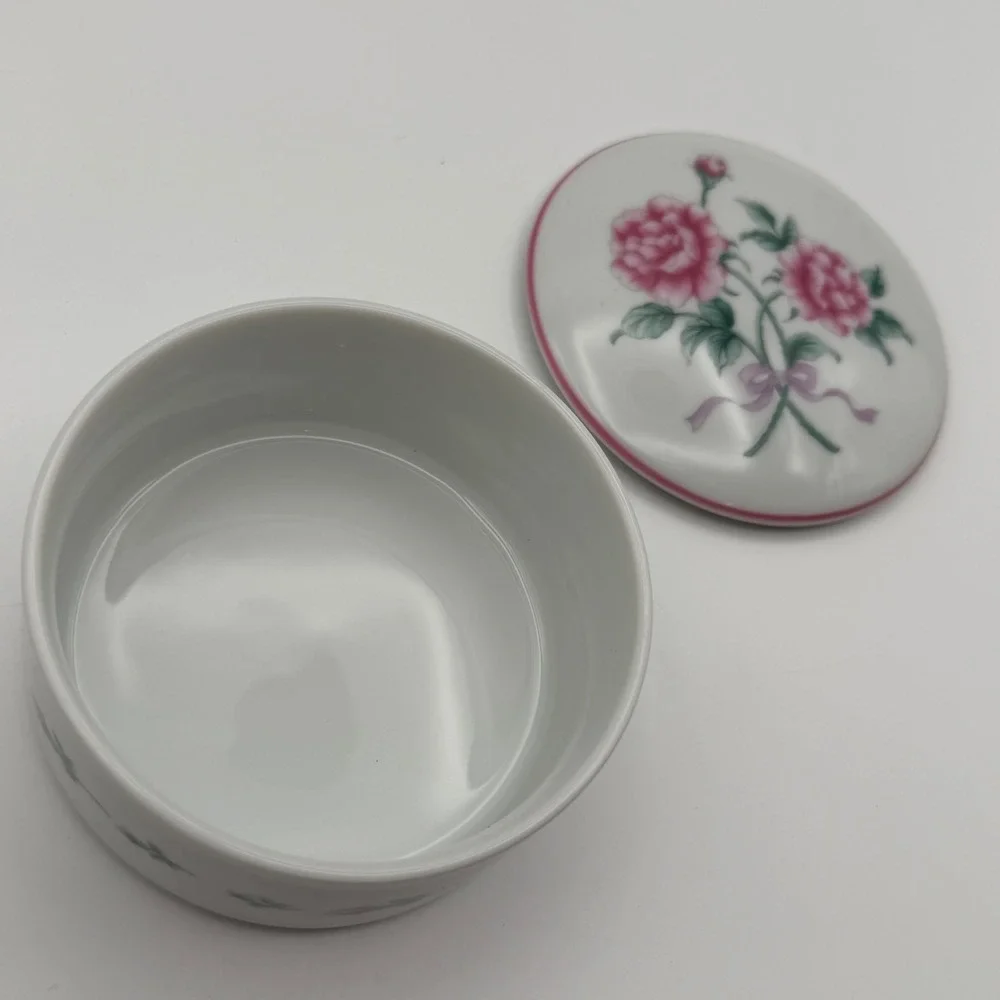 Vintage Japanese Porcelain‎ Trinket Box Floral Roses Lidded Dish
